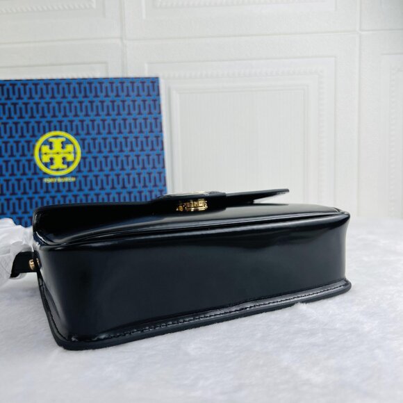 NWT TORY BURCH ROBINSON shoulder bag. - Picture 7 of 12